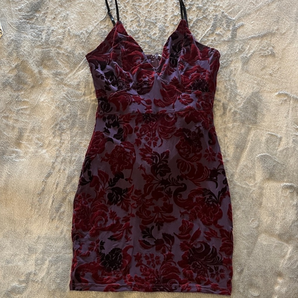Homecoming Privy Burgundy Floral Mini Dress Size XS